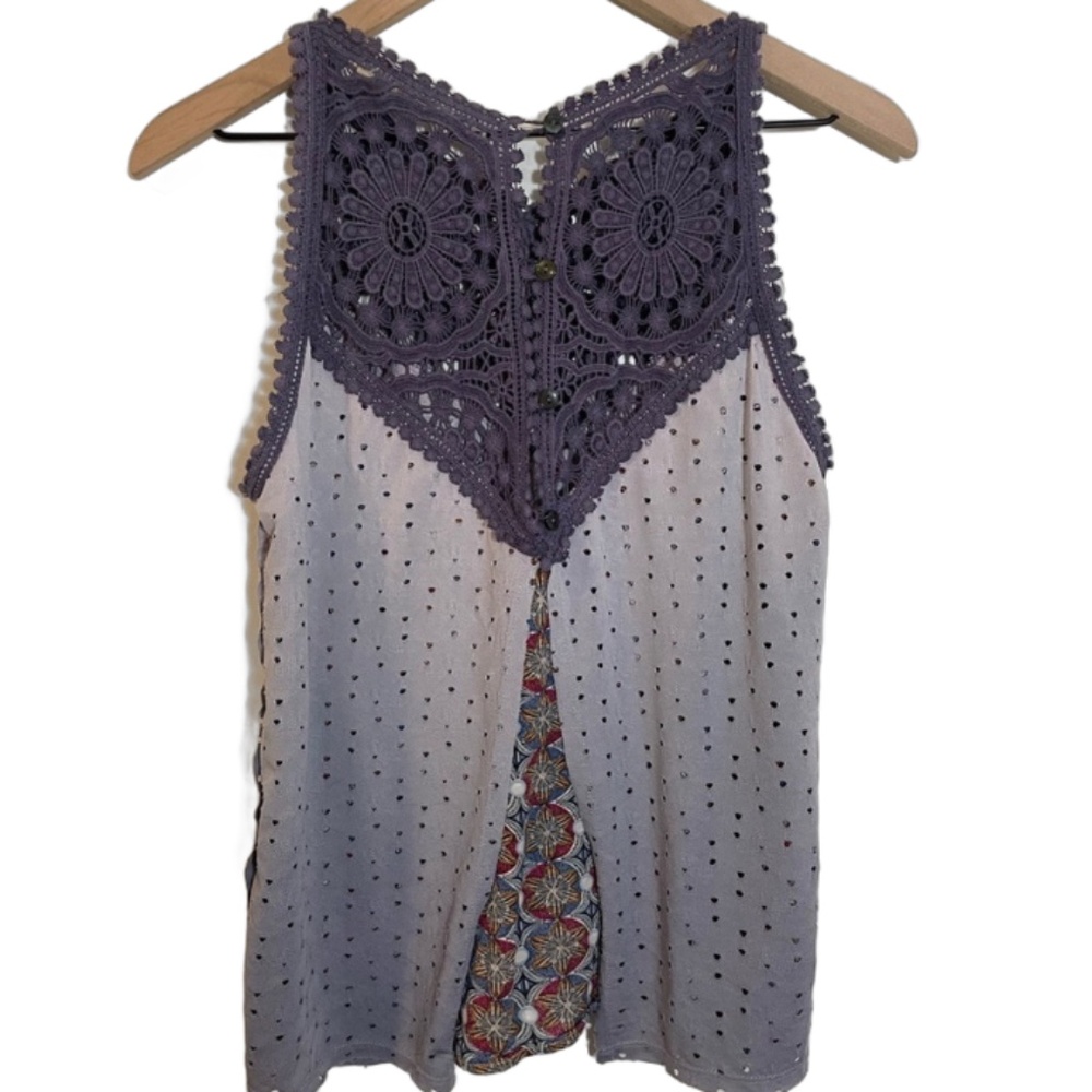 Gimmicks by BKE Lavender Lace Sleeveless Top. Sz Medium - Picture 2 of 6